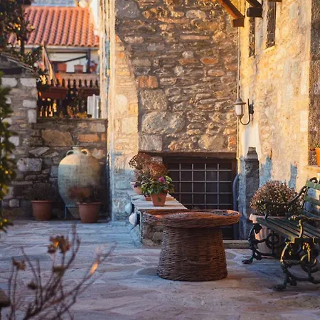 Palio Eleotrivio Guest house Agios Lavrentios
