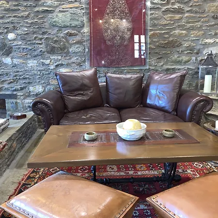 Palio Eleotrivio 3* Agios Lavrentios